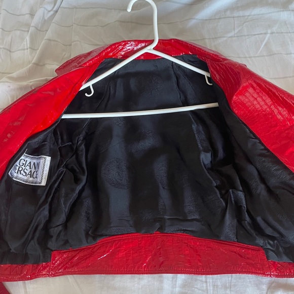 Gianni Versace red alligator skin from 1980s - Picture 5 of 5